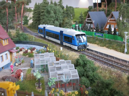 dum-vlacku-modely-zeleznic-od-petriny-2-patro-stanice-metra-linky-a